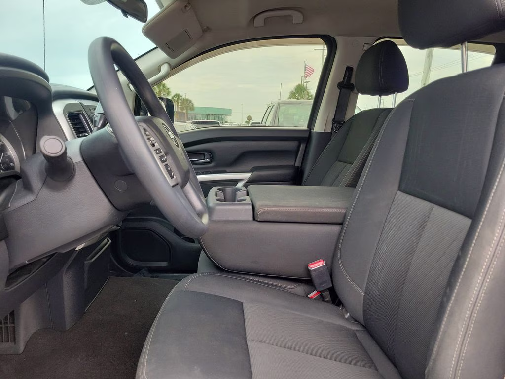 2019 Glacier White Nissan Titan SV 4X4 Truck
