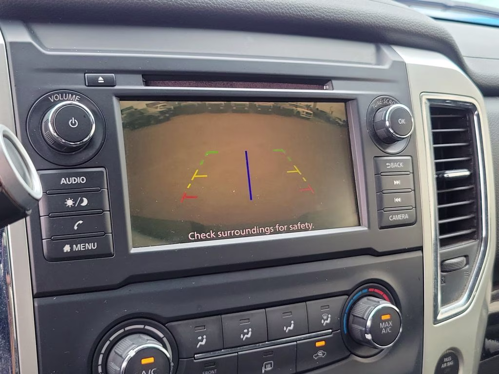 2019 Glacier White Nissan Titan SV 4X4 Truck