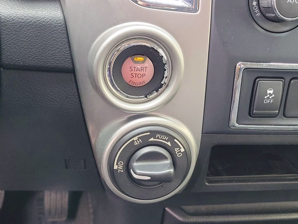 2019 Glacier White Nissan Titan SV 4X4 Truck