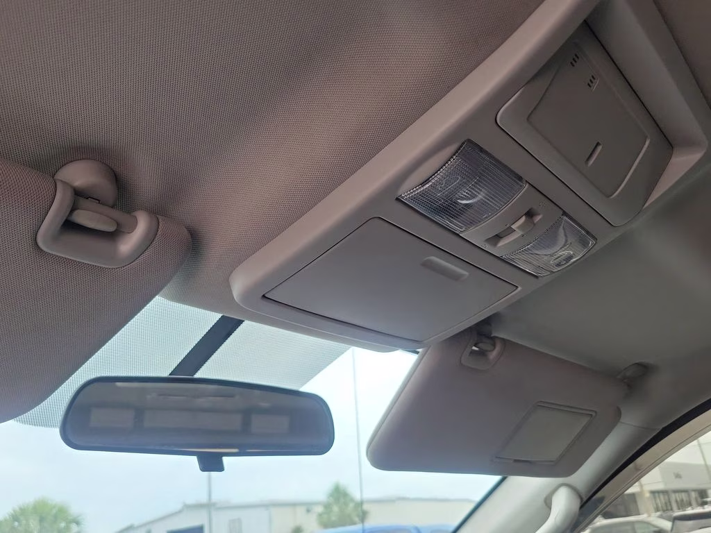 2019 Glacier White Nissan Titan SV 4X4 Truck