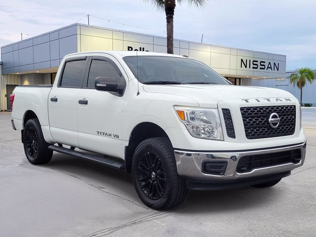 2019 Glacier White Nissan Titan SV 4X4 Truck