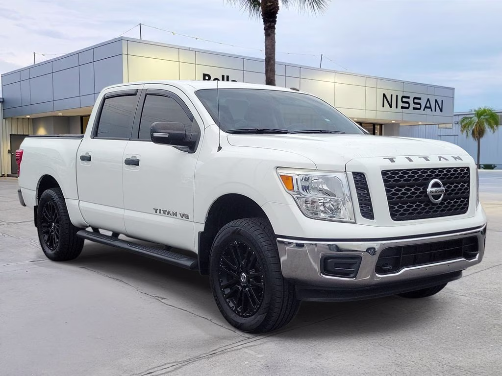 2019 Glacier White Nissan Titan SV 4X4 Truck