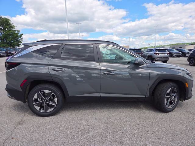 2026 Hampton Gray Hyundai Tucson SEL Premium AWD SUV