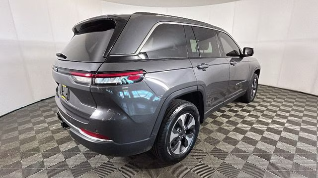 2022 Baltic Gray Metallic Clearcoat Jeep Grand Cherokee 4xe 4X4 SUV