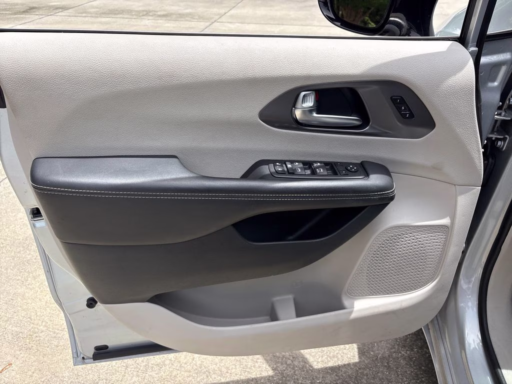 2024 Silver Mist Clearcoat Chrysler Pacifica Touring L FWD Van