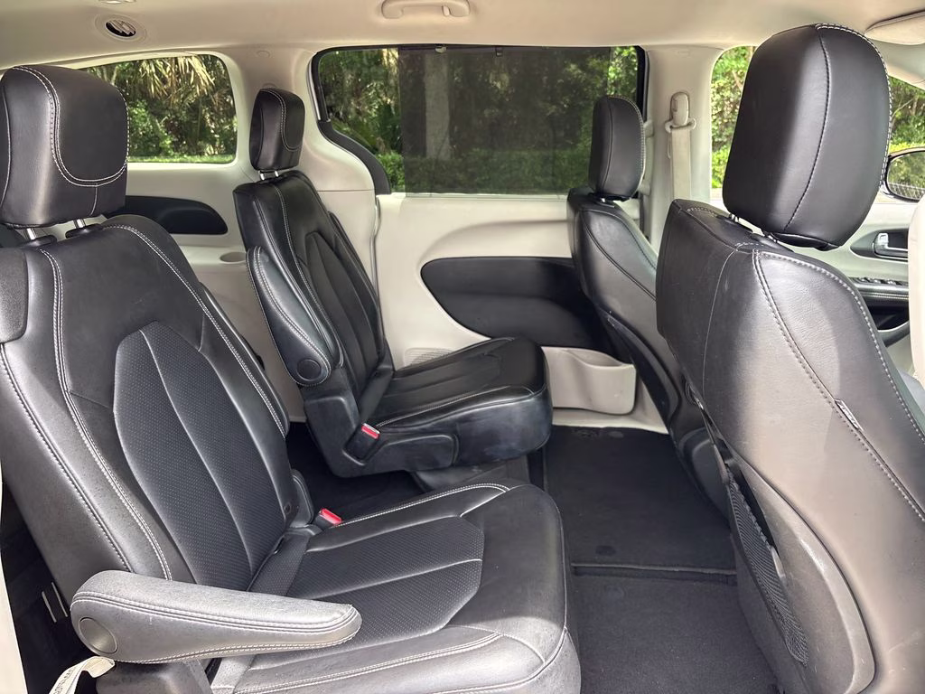 2024 Silver Mist Clearcoat Chrysler Pacifica Touring L FWD Van