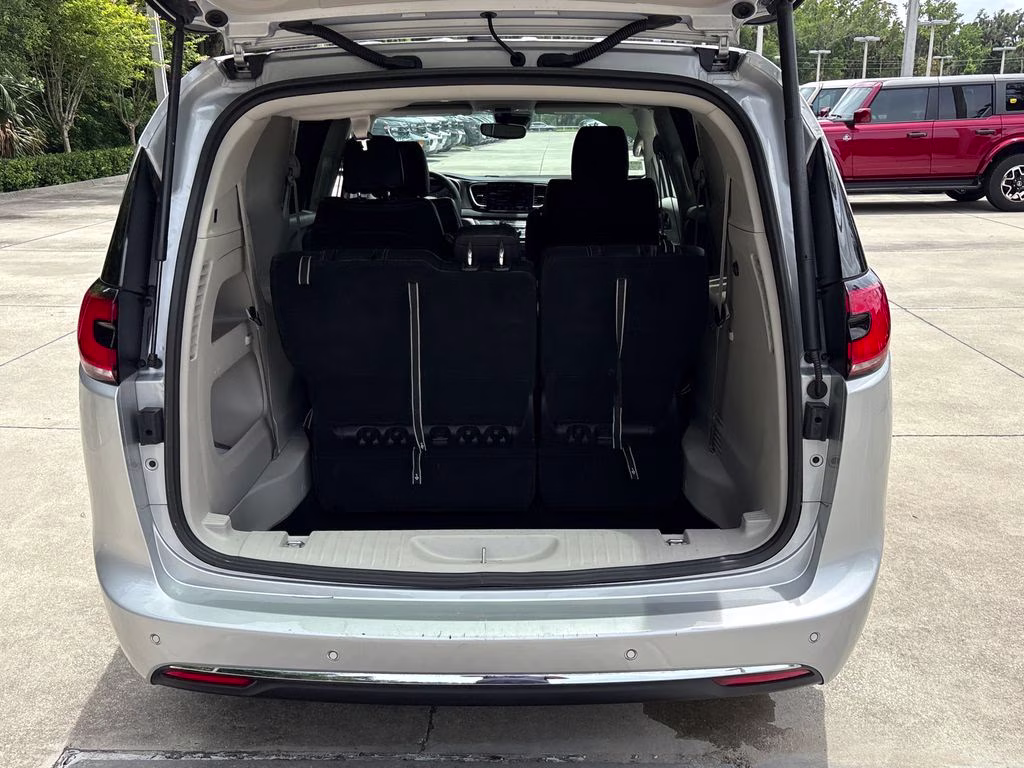 2024 Silver Mist Clearcoat Chrysler Pacifica Touring L FWD Van