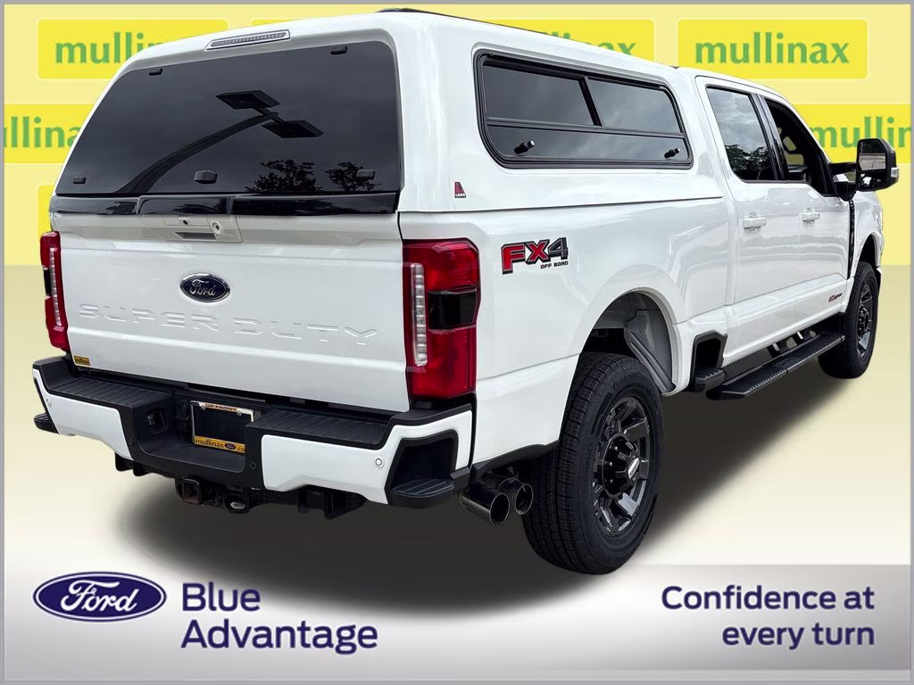 2024 Star White Metallic Tri-Coat Ford Super Duty F-350 SRW Lariat 4X4 Truck