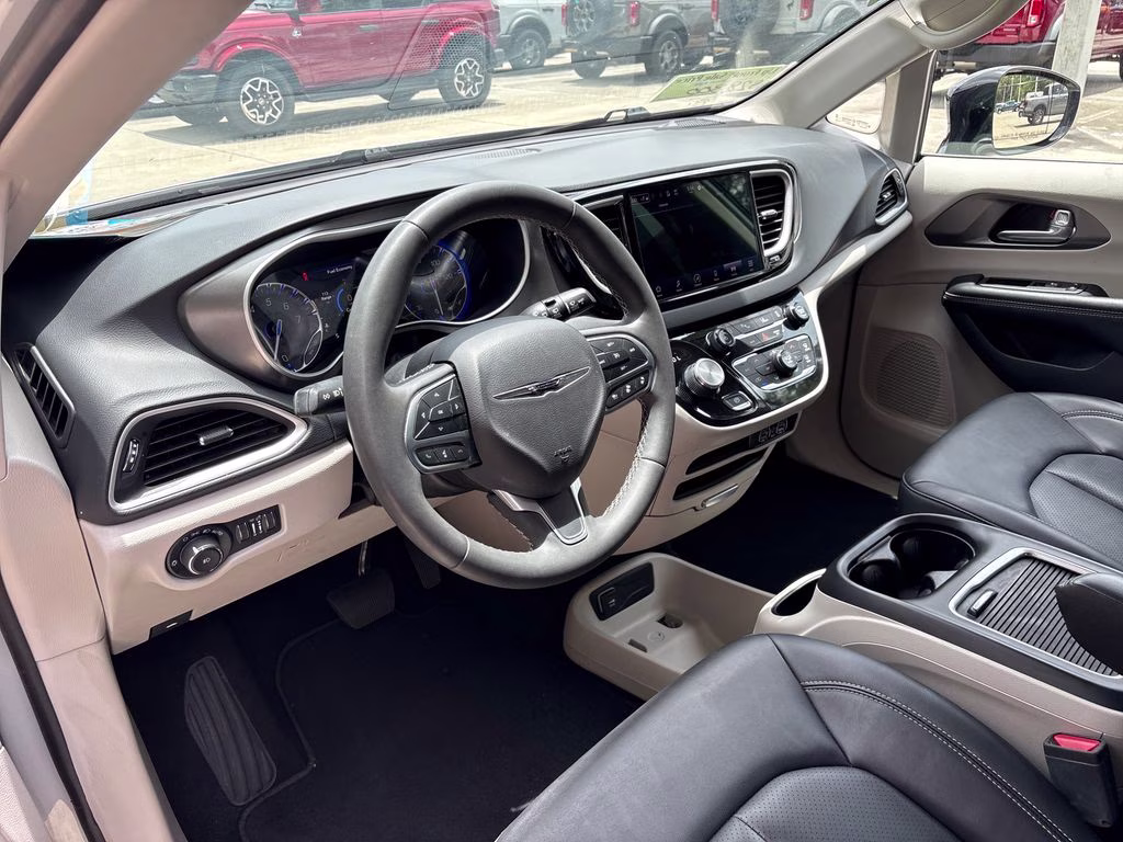 2024 Silver Mist Clearcoat Chrysler Pacifica Touring L FWD Van