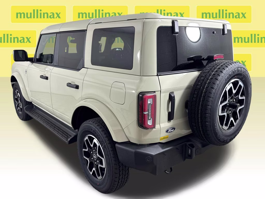 2026 Desert Sand Ford Bronco Outer Banks 4X4 SUV
