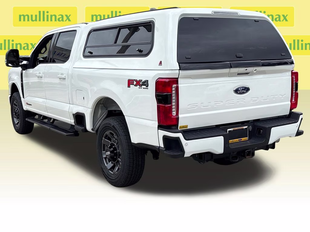 2024 Star White Metallic Tri-Coat Ford Super Duty F-350 SRW Lariat 4X4 Truck