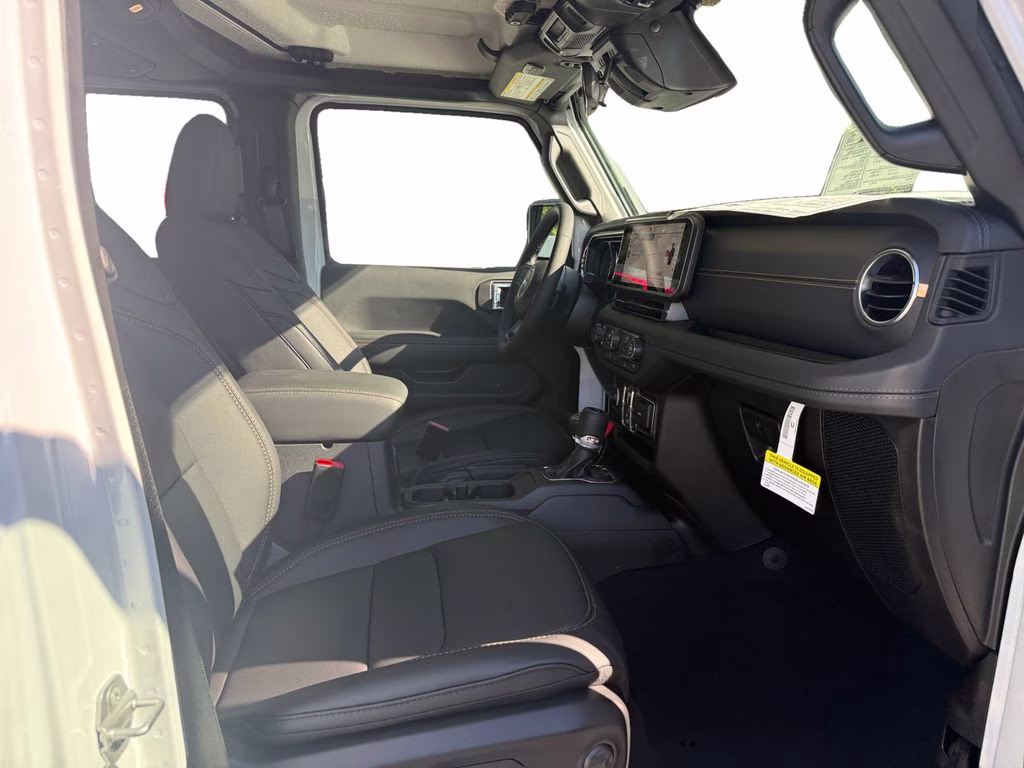 2026 Bright White Clearcoat Jeep Gladiator Sahara 4X4 Truck