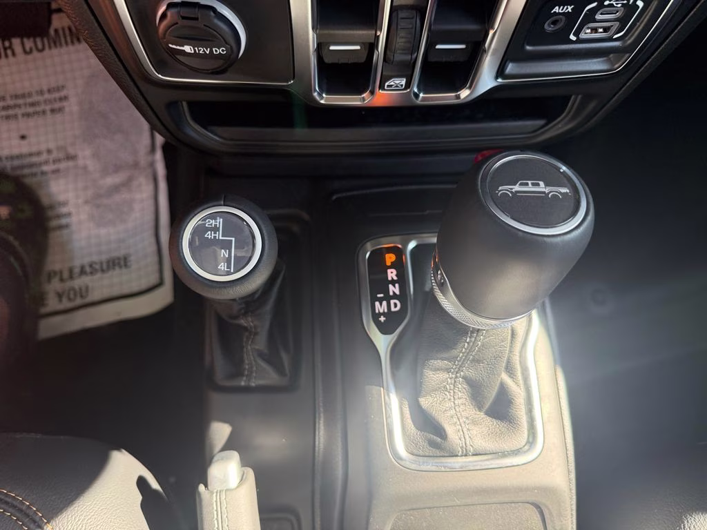 2026 Bright White Clearcoat Jeep Gladiator Sahara 4X4 Truck