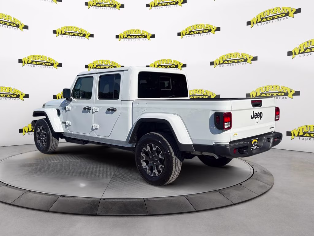 2026 Bright White Clearcoat Jeep Gladiator Sahara 4X4 Truck