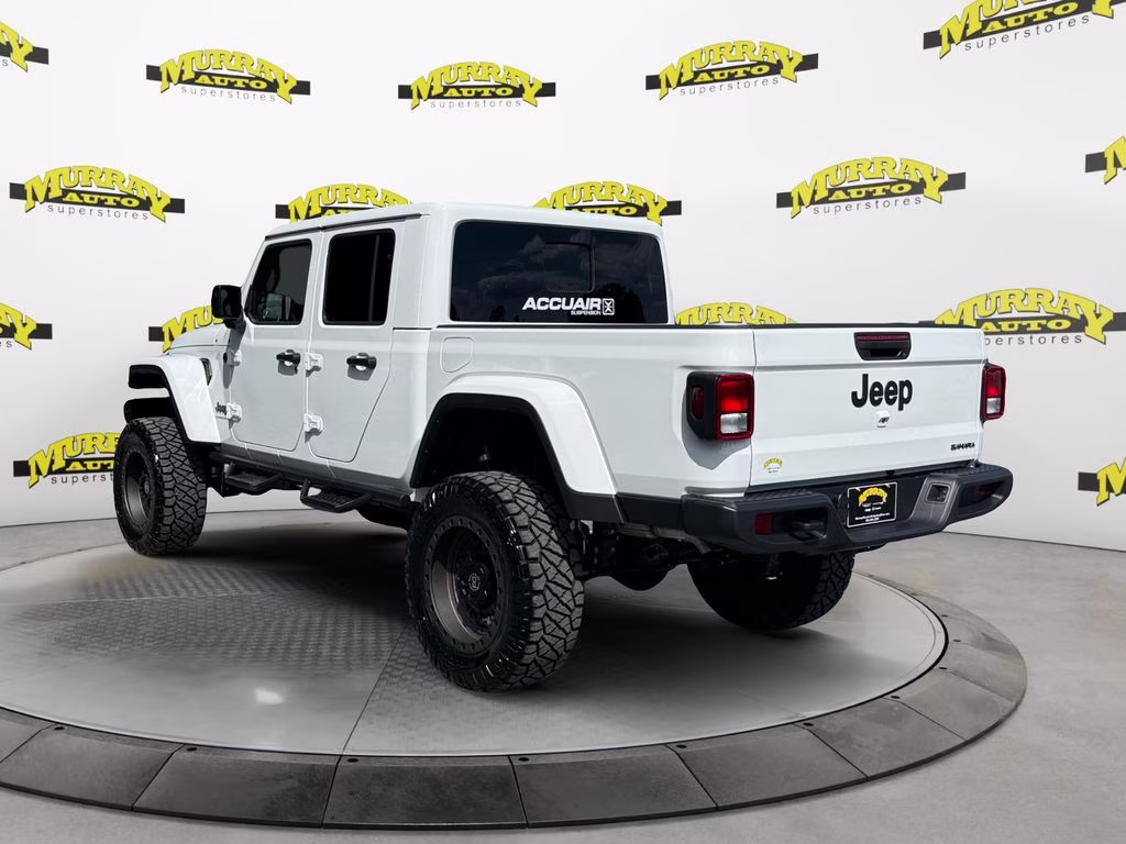 2026 Bright White Clearcoat Jeep Gladiator Sahara 4X4 Truck