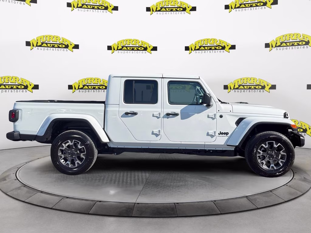 2026 Bright White Clearcoat Jeep Gladiator Sahara 4X4 Truck