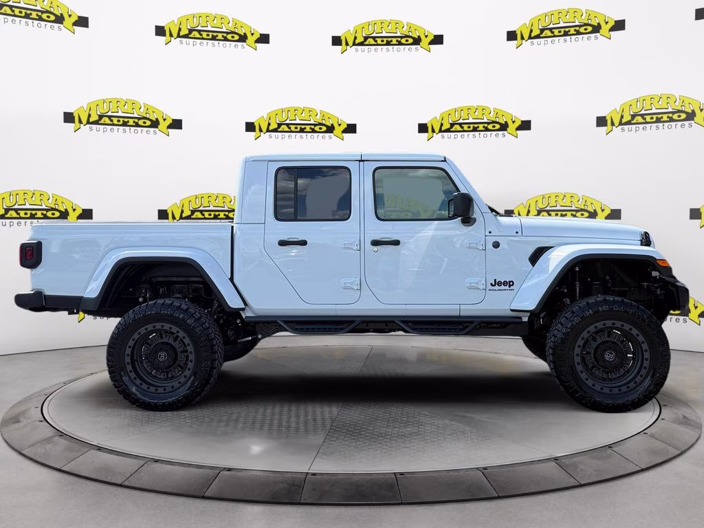 2026 Bright White Clearcoat Jeep Gladiator Sahara 4X4 Truck