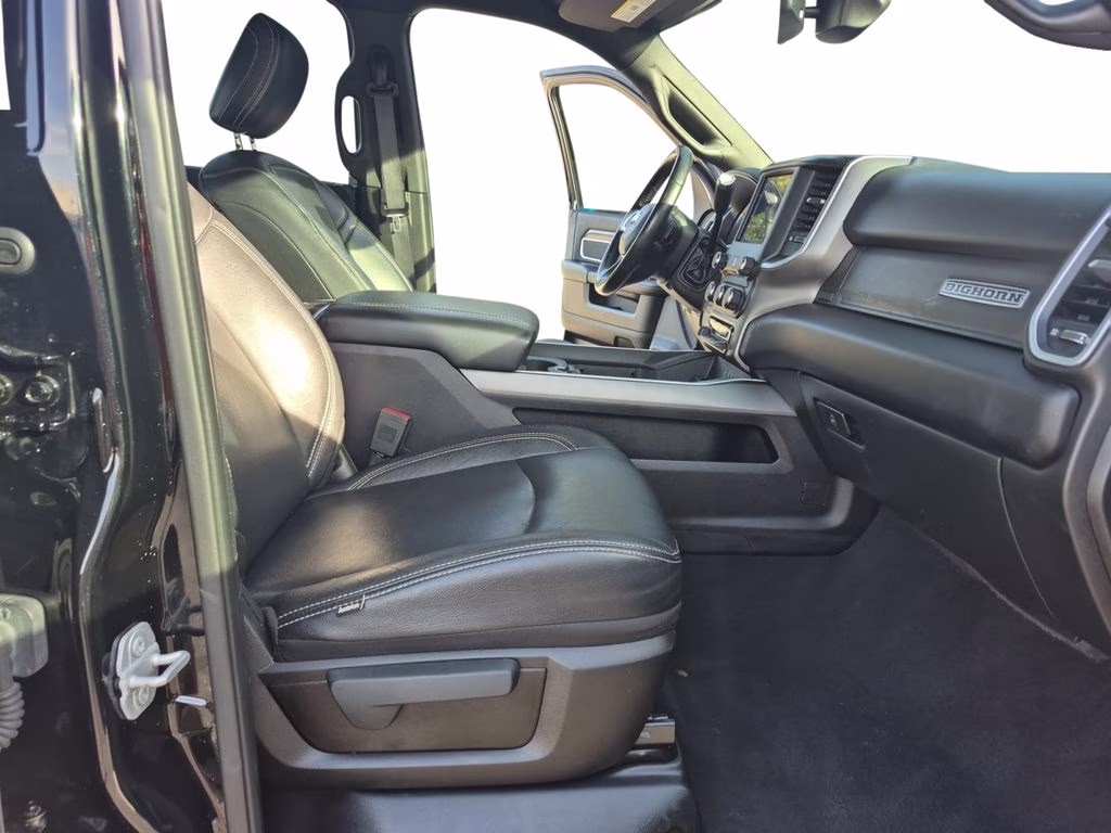 2019 Diamond Black Crystal Pearlcoat Ram 2500 Big Horn 4X4 Truck