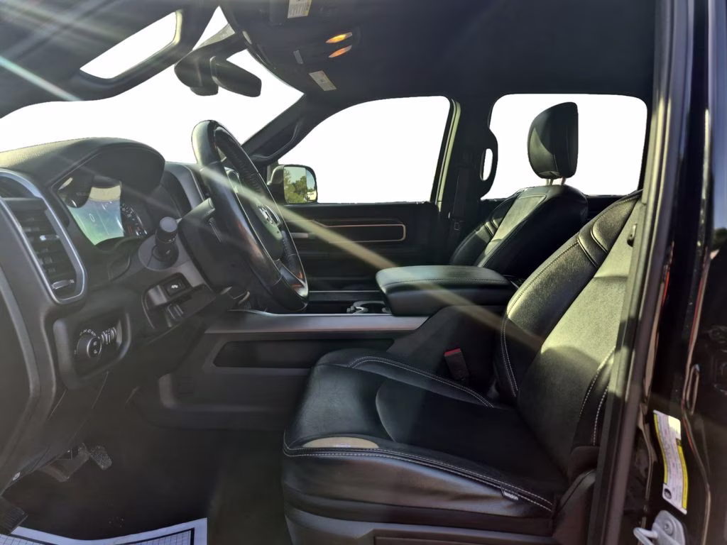 2019 Diamond Black Crystal Pearlcoat Ram 2500 Big Horn 4X4 Truck