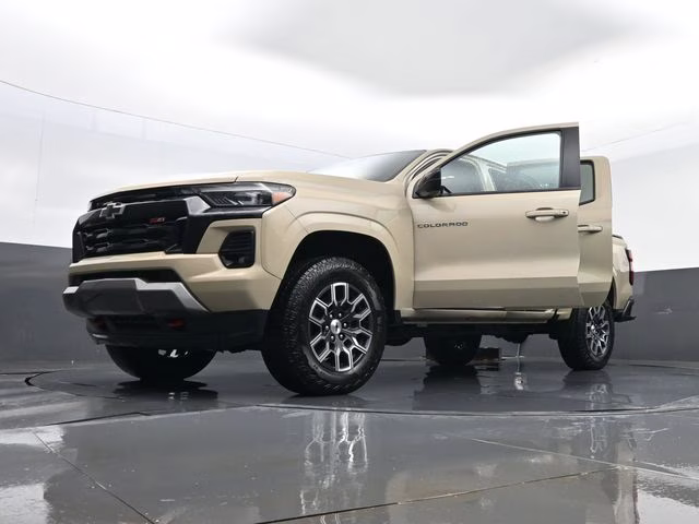 2023 Sand Dune Metallic Chevrolet Colorado Z71 4X4 Truck