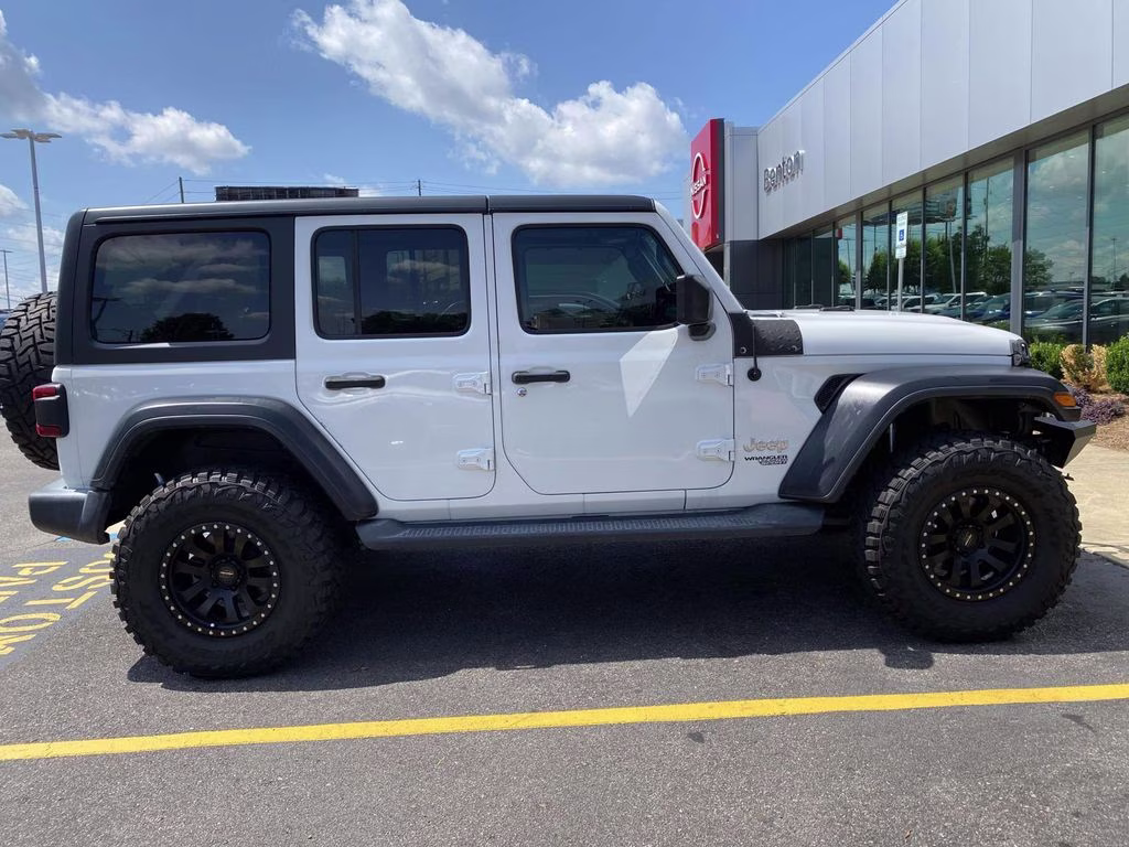 2019 Bright White Clearcoat Jeep Wrangler Unlimited Sport S 4X4 SUV