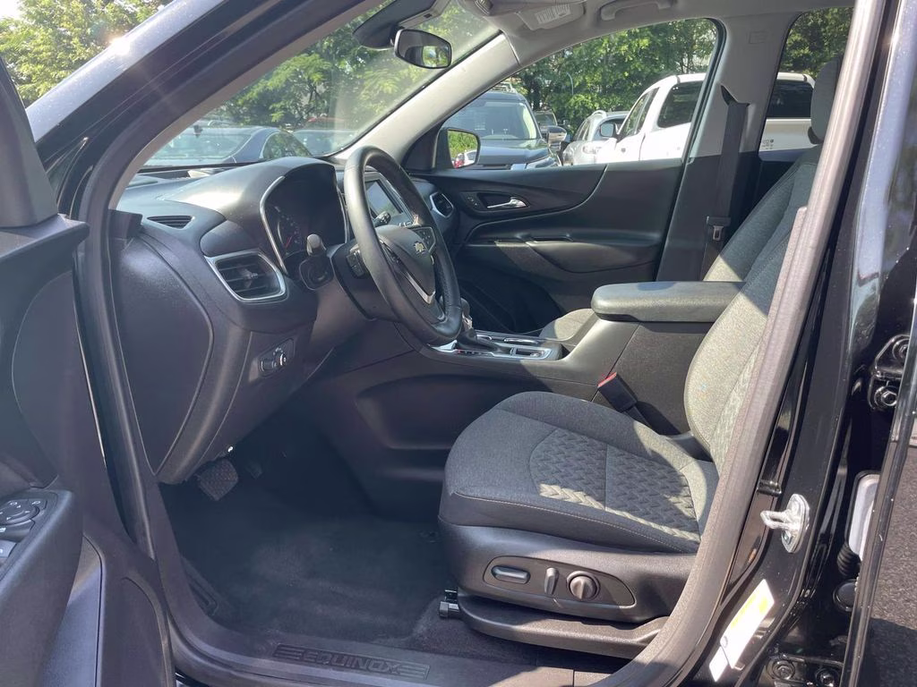 2024 Mosaic Black Metallic Chevrolet Equinox LT AWD SUV