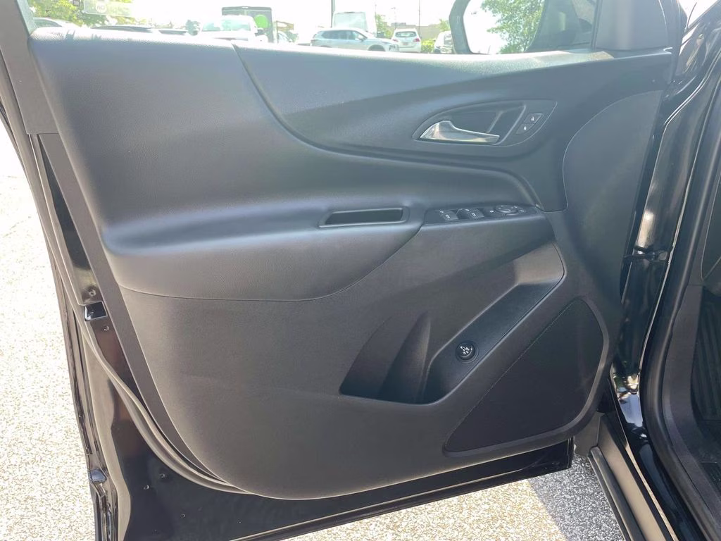 2024 Mosaic Black Metallic Chevrolet Equinox LT AWD SUV