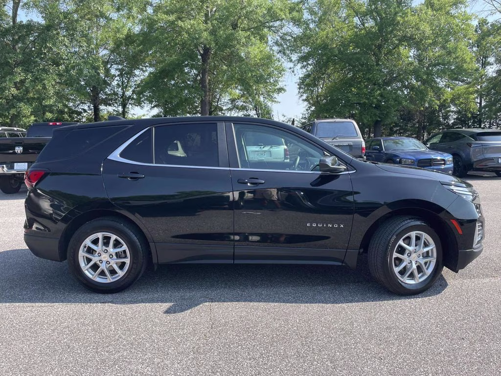 2024 Mosaic Black Metallic Chevrolet Equinox LT AWD SUV