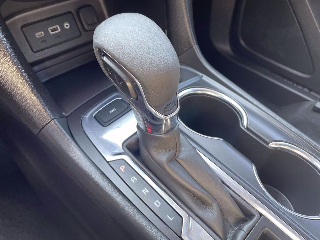 2024 Mosaic Black Metallic Chevrolet Equinox LT AWD SUV