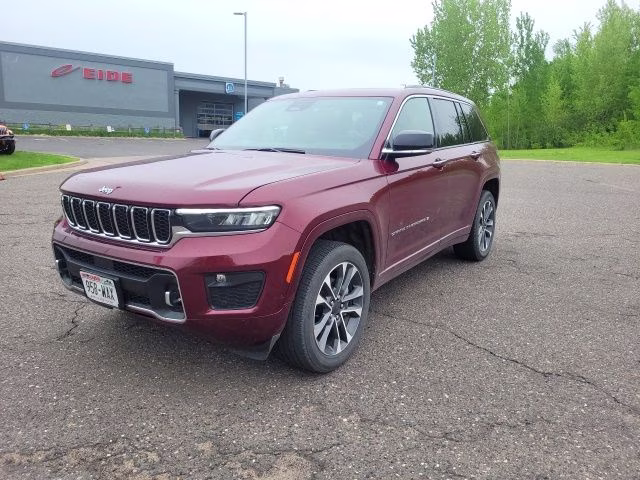 2023 Velvet Red Pearlcoat Jeep Grand Cherokee Overland 4X4 SUV