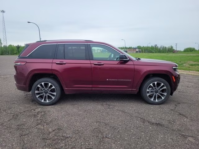 2023 Velvet Red Pearlcoat Jeep Grand Cherokee Overland 4X4 SUV