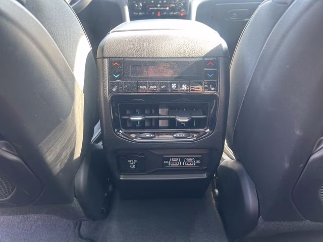 2023 Velvet Red Pearlcoat Jeep Grand Cherokee Overland 4X4 SUV