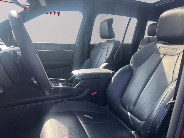 2023 Velvet Red Pearlcoat Jeep Grand Cherokee Overland 4X4 SUV
