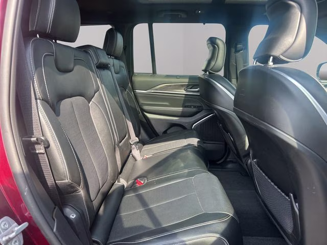 2023 Velvet Red Pearlcoat Jeep Grand Cherokee Overland 4X4 SUV