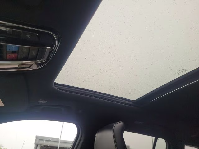 2023 Velvet Red Pearlcoat Jeep Grand Cherokee Overland 4X4 SUV