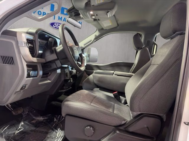 2026 Oxford White Ford Super Duty F-250 SRW XL 4X4 Truck