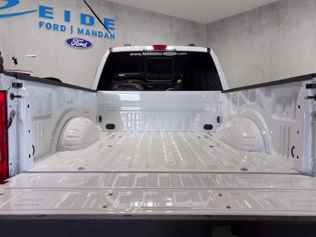 2026 Oxford White Ford Super Duty F-250 SRW XL 4X4 Truck