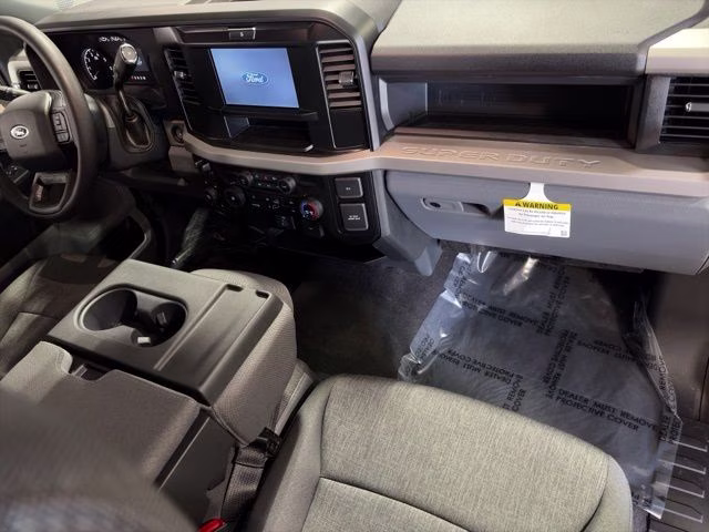 2026 Oxford White Ford Super Duty F-250 SRW XL 4X4 Truck