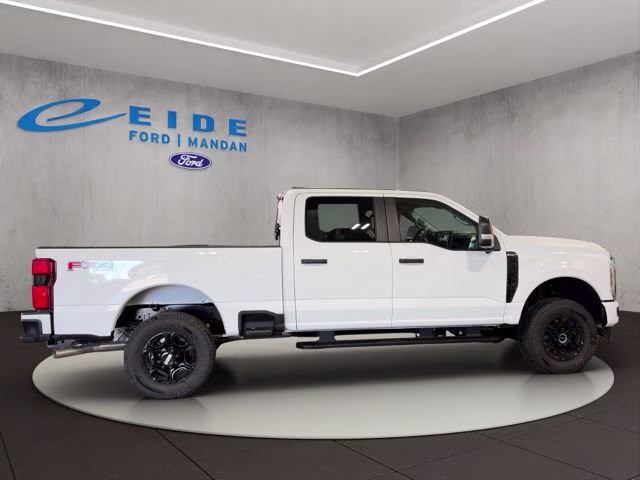 2026 Oxford White Ford Super Duty F-250 SRW XL 4X4 Truck