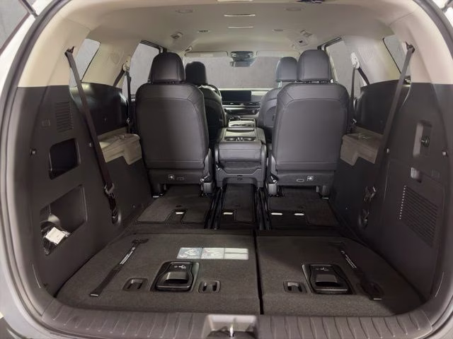 2026 Snow White Pearl Kia Carnival LXS FWD Van