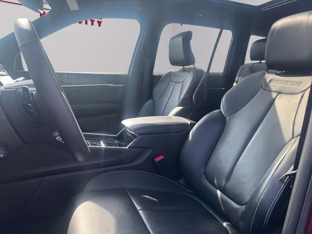 2023 Velvet Red Pearlcoat Jeep Grand Cherokee Overland 4X4 SUV