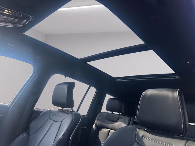 2023 Velvet Red Pearlcoat Jeep Grand Cherokee Overland 4X4 SUV
