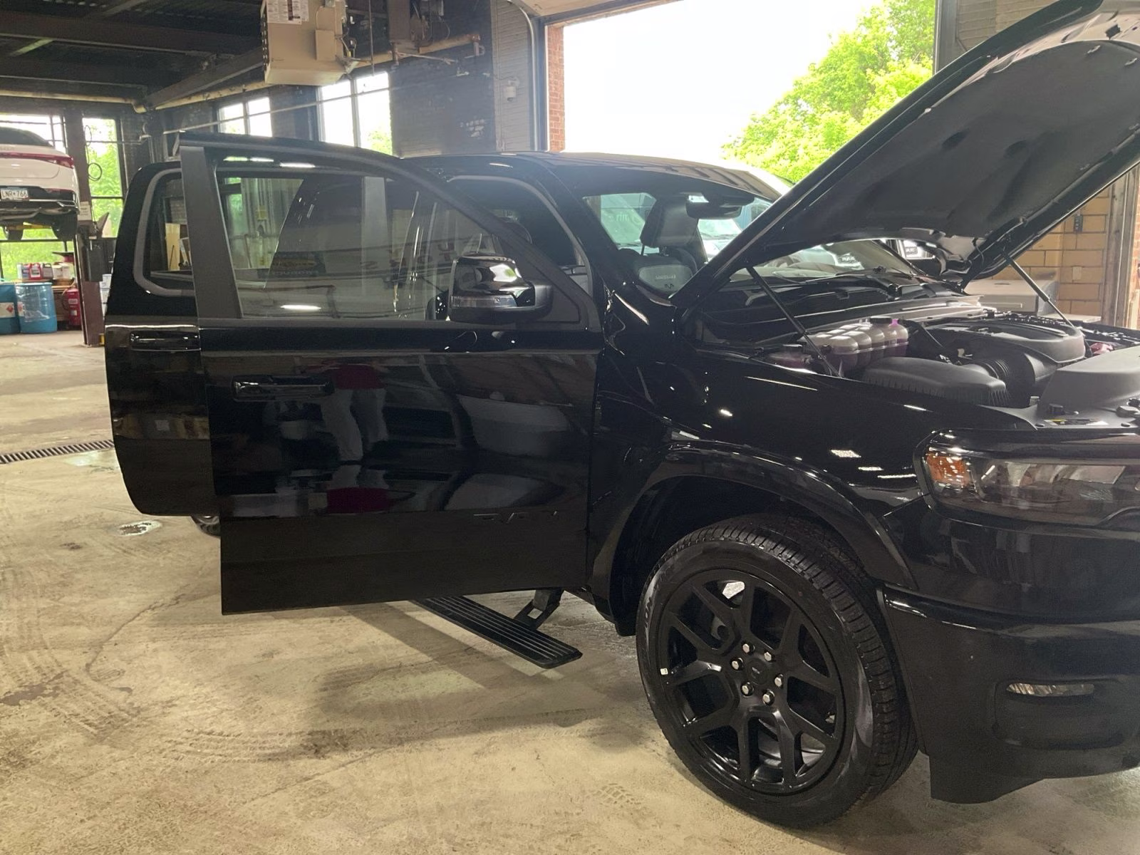 2026 Diamond Black Crystal Pearlcoat Ram 1500 Laramie 4X4 Truck