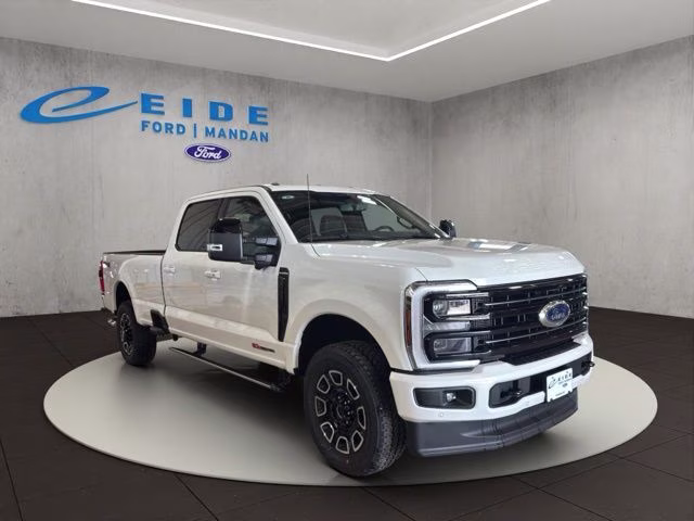 2026 Star White Metallic Tri-Coat Ford Super Duty F-350 SRW Platinum 4X4 Truck