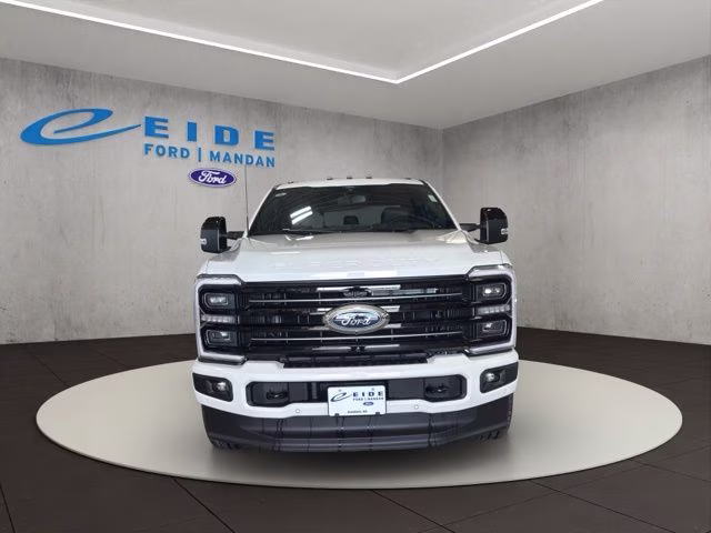 2026 Star White Metallic Tri-Coat Ford Super Duty F-350 SRW Platinum 4X4 Truck