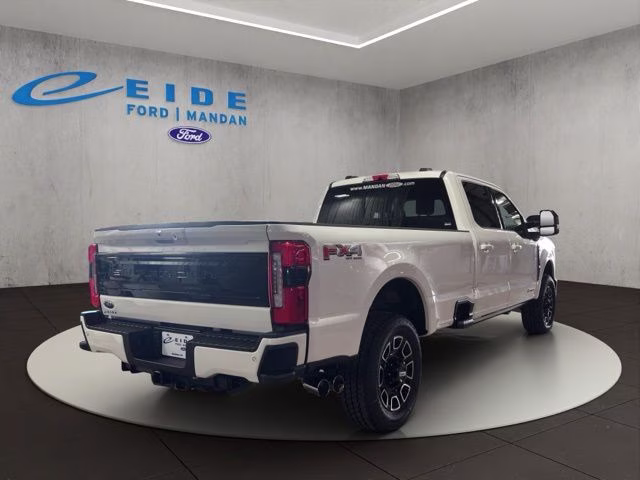 2026 Star White Metallic Tri-Coat Ford Super Duty F-350 SRW Platinum 4X4 Truck