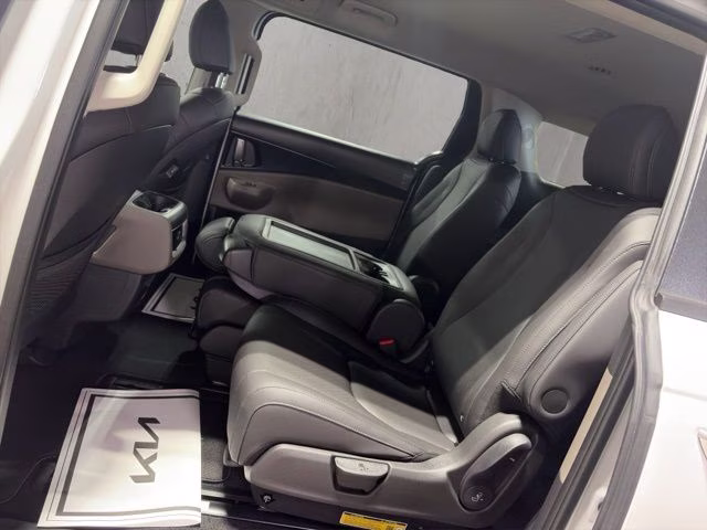 2026 Snow White Pearl Kia Carnival LXS FWD Van