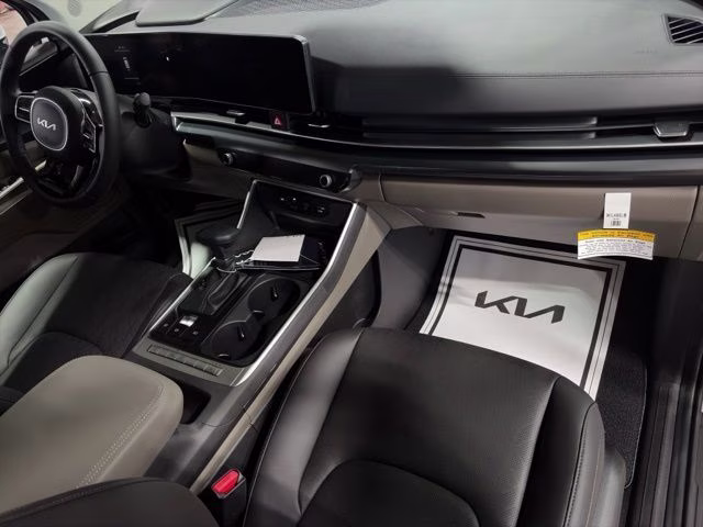 2026 Snow White Pearl Kia Carnival LXS FWD Van