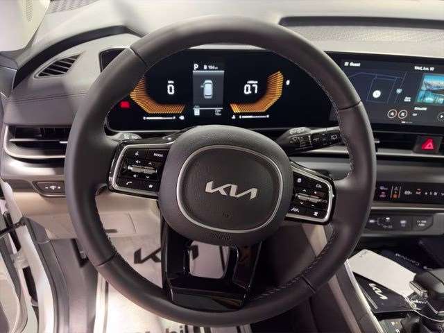 2026 Snow White Pearl Kia Carnival LXS FWD Van