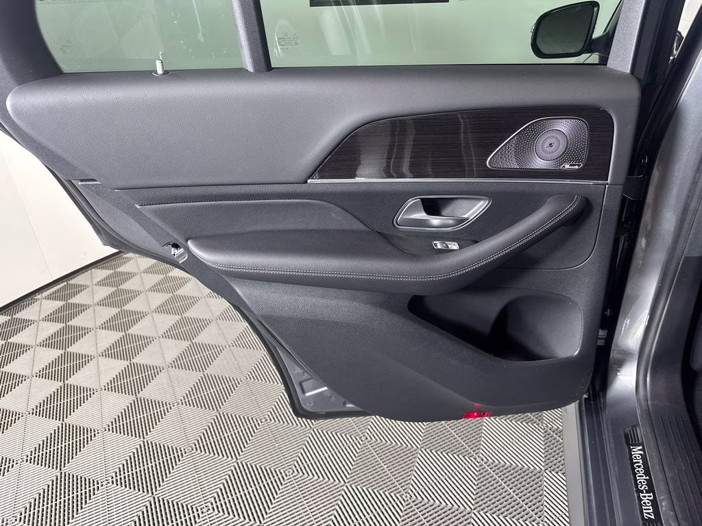 2023 Selenite Gray Metallic Mercedes-Benz GLE GLE 350 AWD SUV